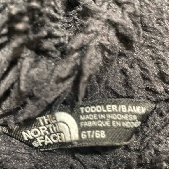 Kids The North Face Moondoggy water repellent down jacket. - Picture 7 of 7